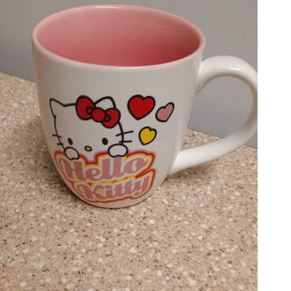 NWOT Silver Buffalo Sanrio Hello Kitty Hearts Ceramic Mug | Holds 18 Oz